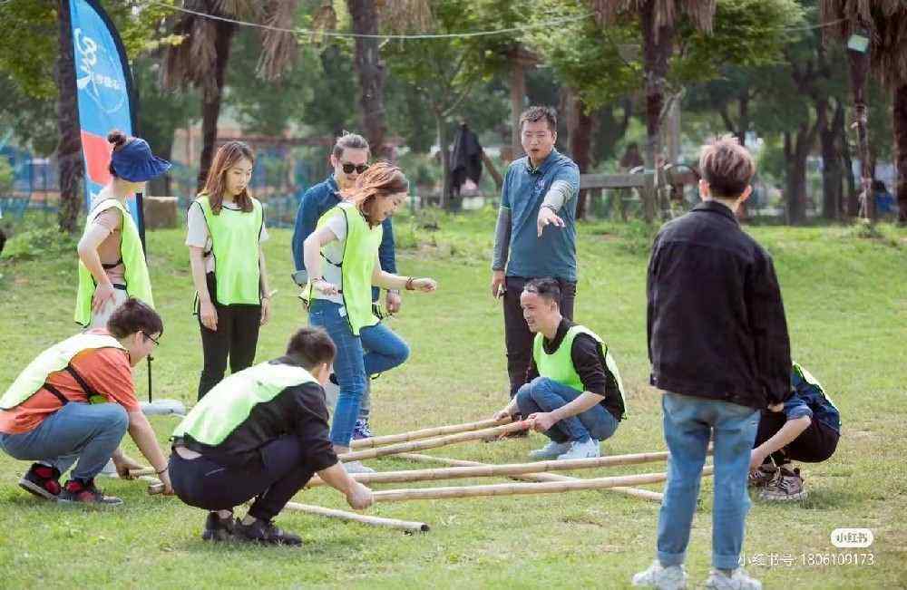 企業(yè)團建新風(fēng)向：主題定制方案如何提升員工參與度與團隊效能？